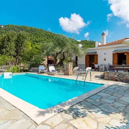 Ioanna Villa Alikias